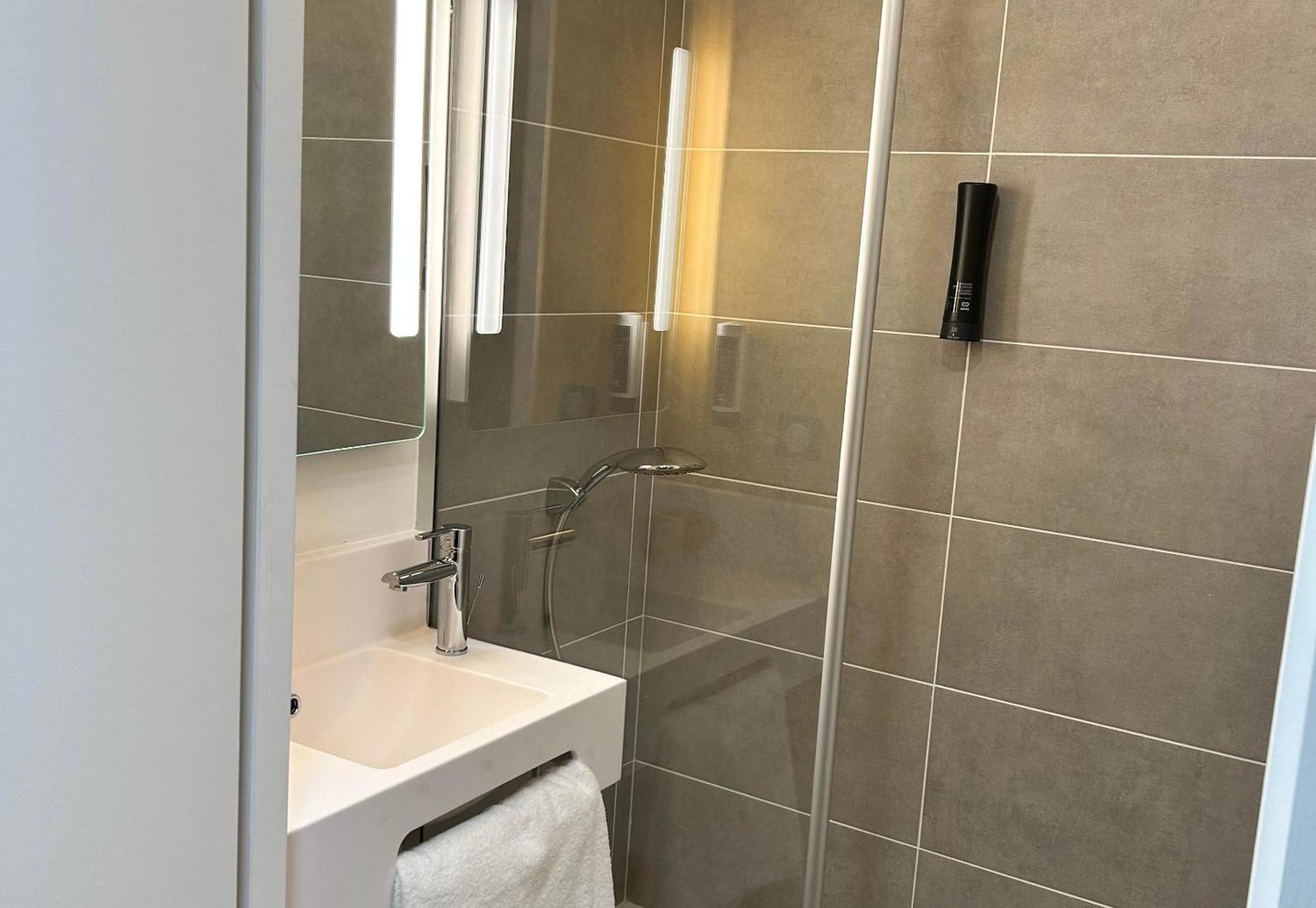 B&B Hotel Cergy Saint-Christophe Gare 외부 사진