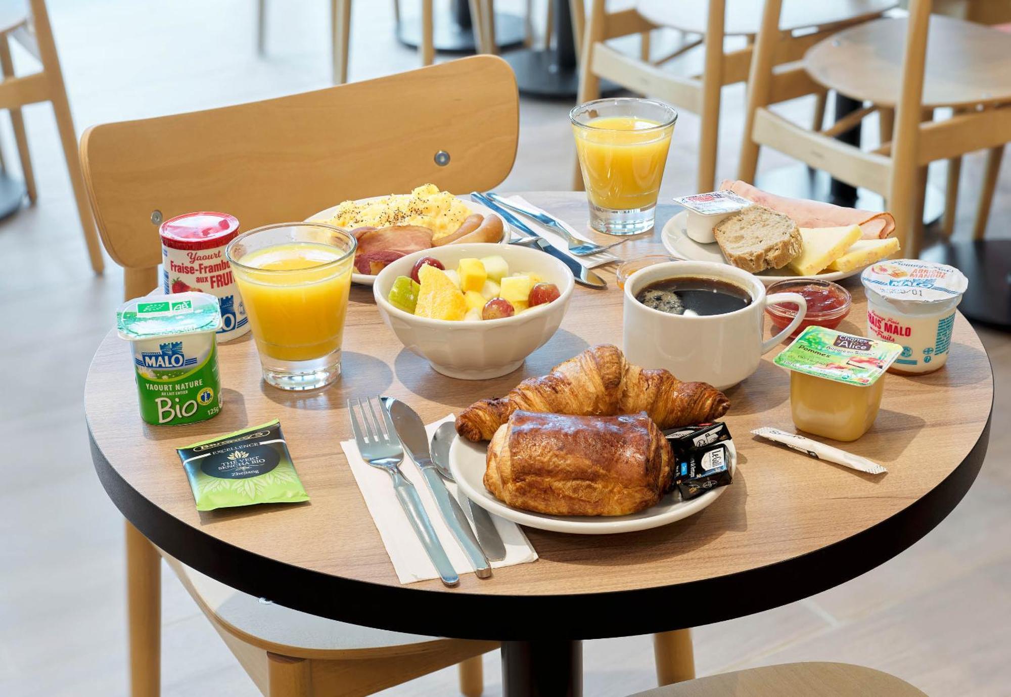 B&B Hotel Cergy Saint-Christophe Gare 외부 사진